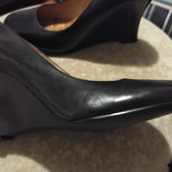 Shoes - Picture 2 of 4